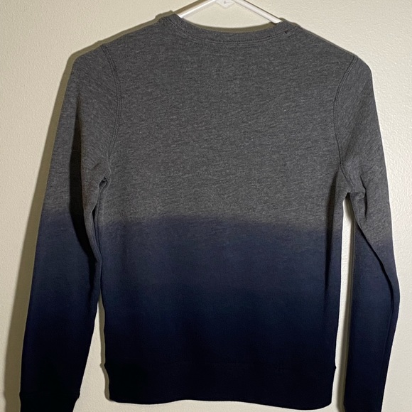 Gray and navy long sleeve T- shirt size 9-10 - Picture 2 of 5